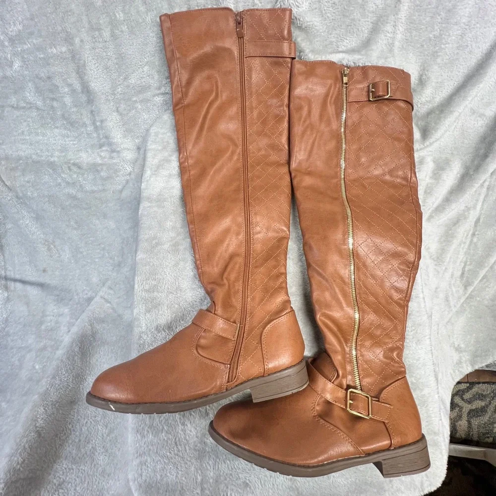 NWOT Forever 21‎  Size 7 Brown Quilted Faux Leather Knee High Riding Boots